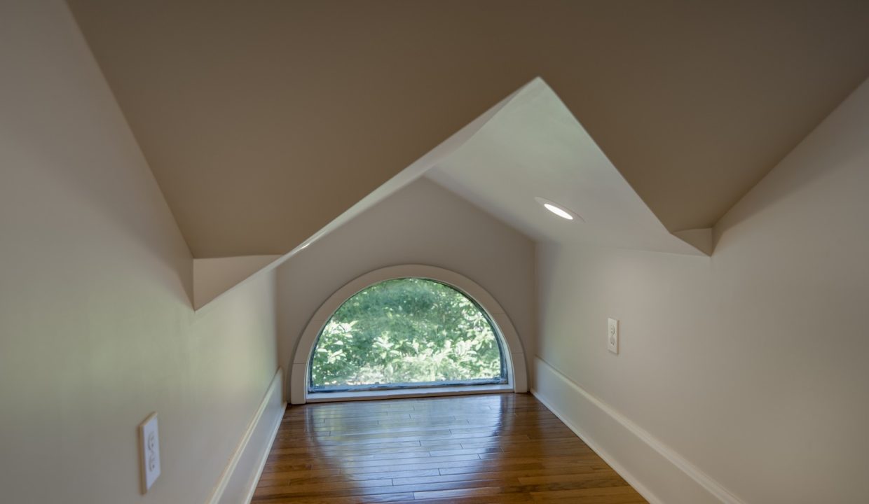 623-EHighSt-202-LexingtonKY-NCH020