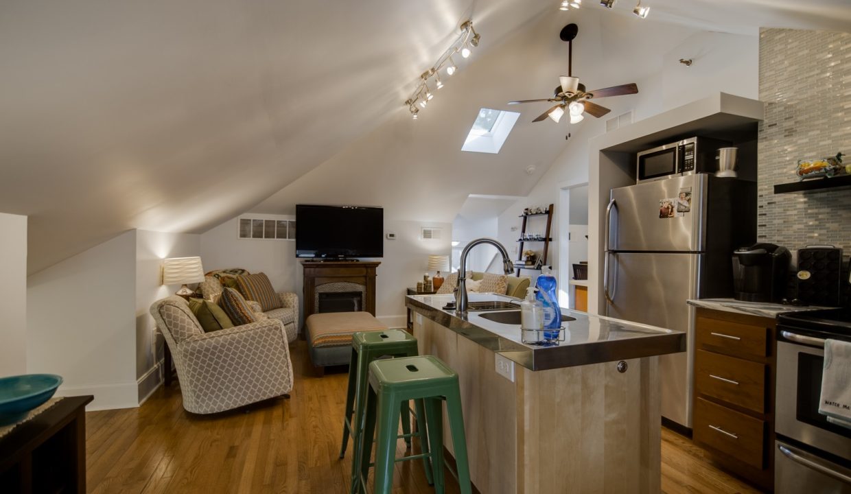 623-EHighSt-202-LexingtonKY-NCH023