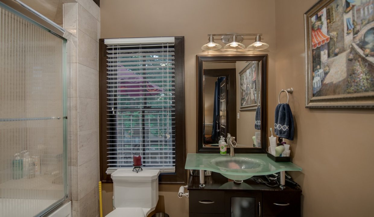 629-EHightSt-LexingtonKY-NCH017