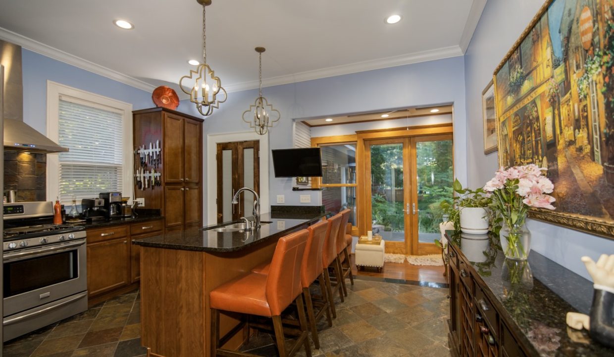 629-EHightSt-LexingtonKY-NCH021