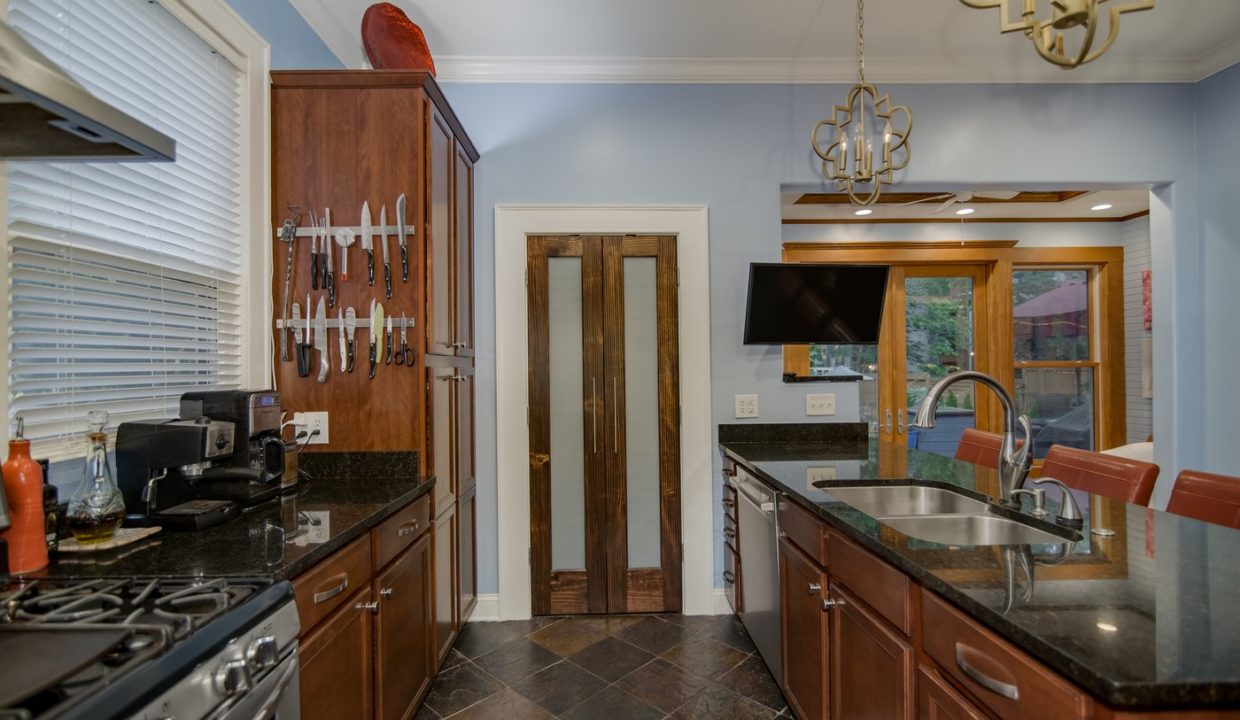 629-EHightSt-LexingtonKY-NCH023