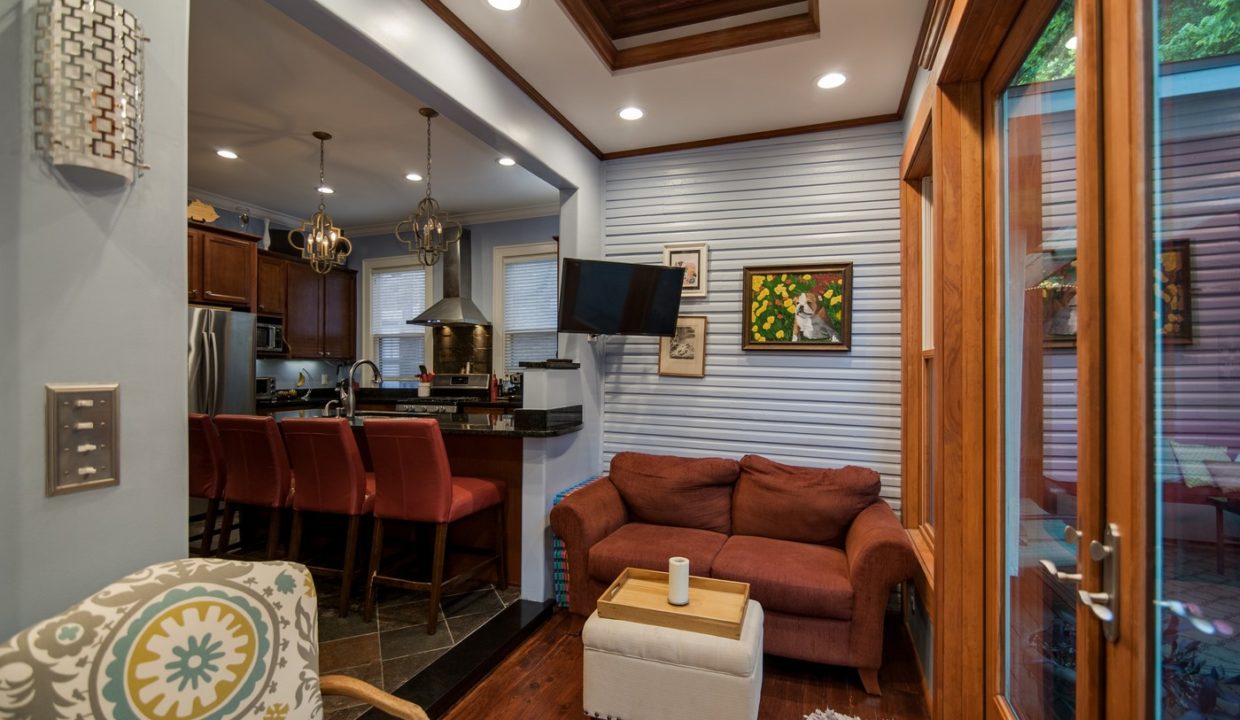 629-EHightSt-LexingtonKY-NCH026